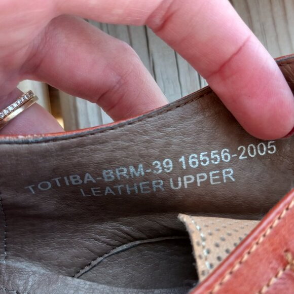 NWOT L'Artiste Vintage Inspired Leather Spectator Wingtip Short Heel Booties - Picture 6 of 10